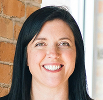 Sophie Hartwell, vedúca zákazníckej podpory v tíme služieb, portrét